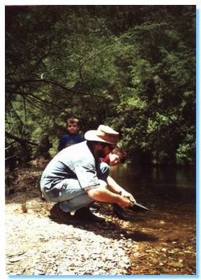 Mark, James and Liam panning in the Goulburn River on Lazarini Spur Track Panning in the Goulburn - Lazarini Spur Track
